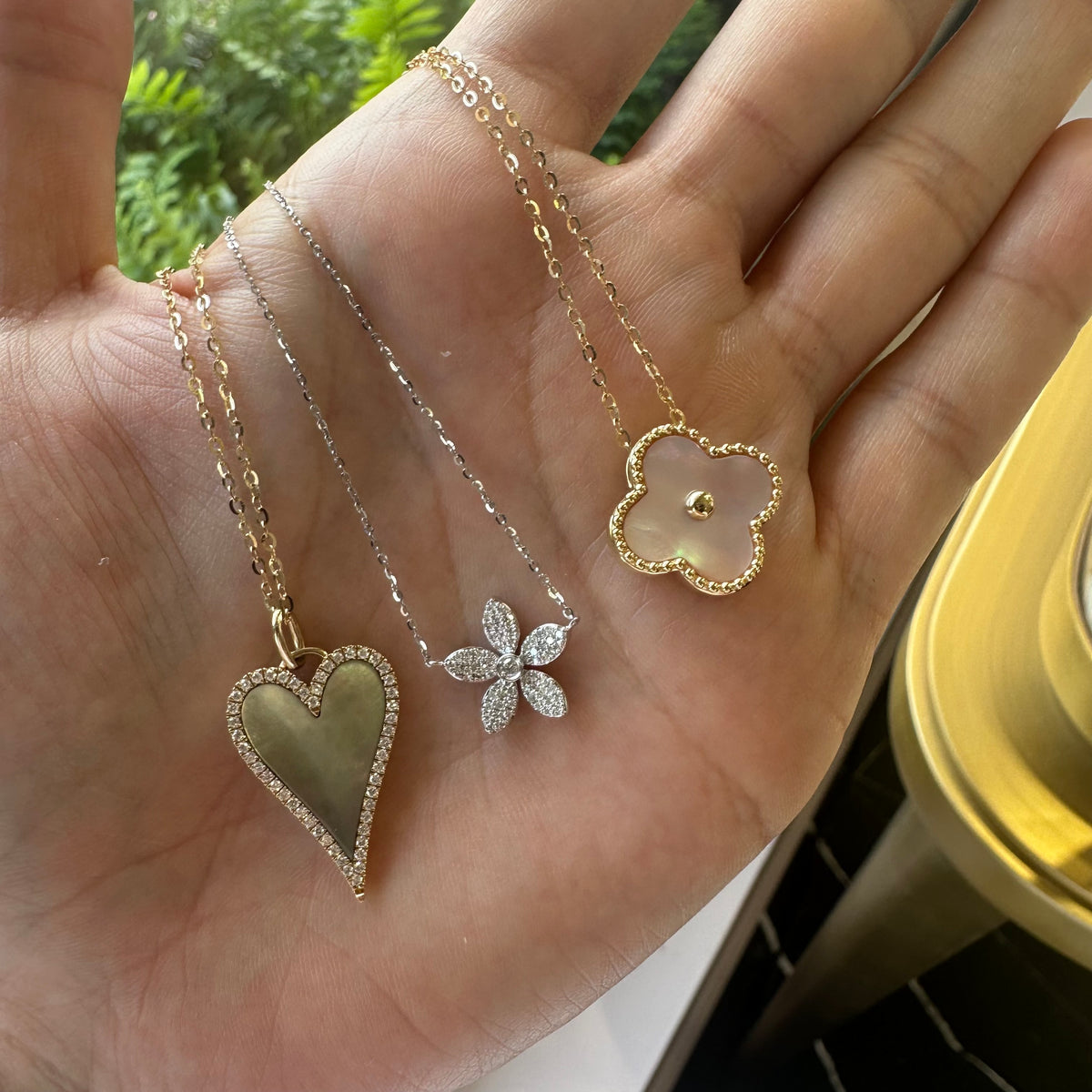 2 Sided Clover Necklace (Fluted Gold & Pink Mother Of Pearl