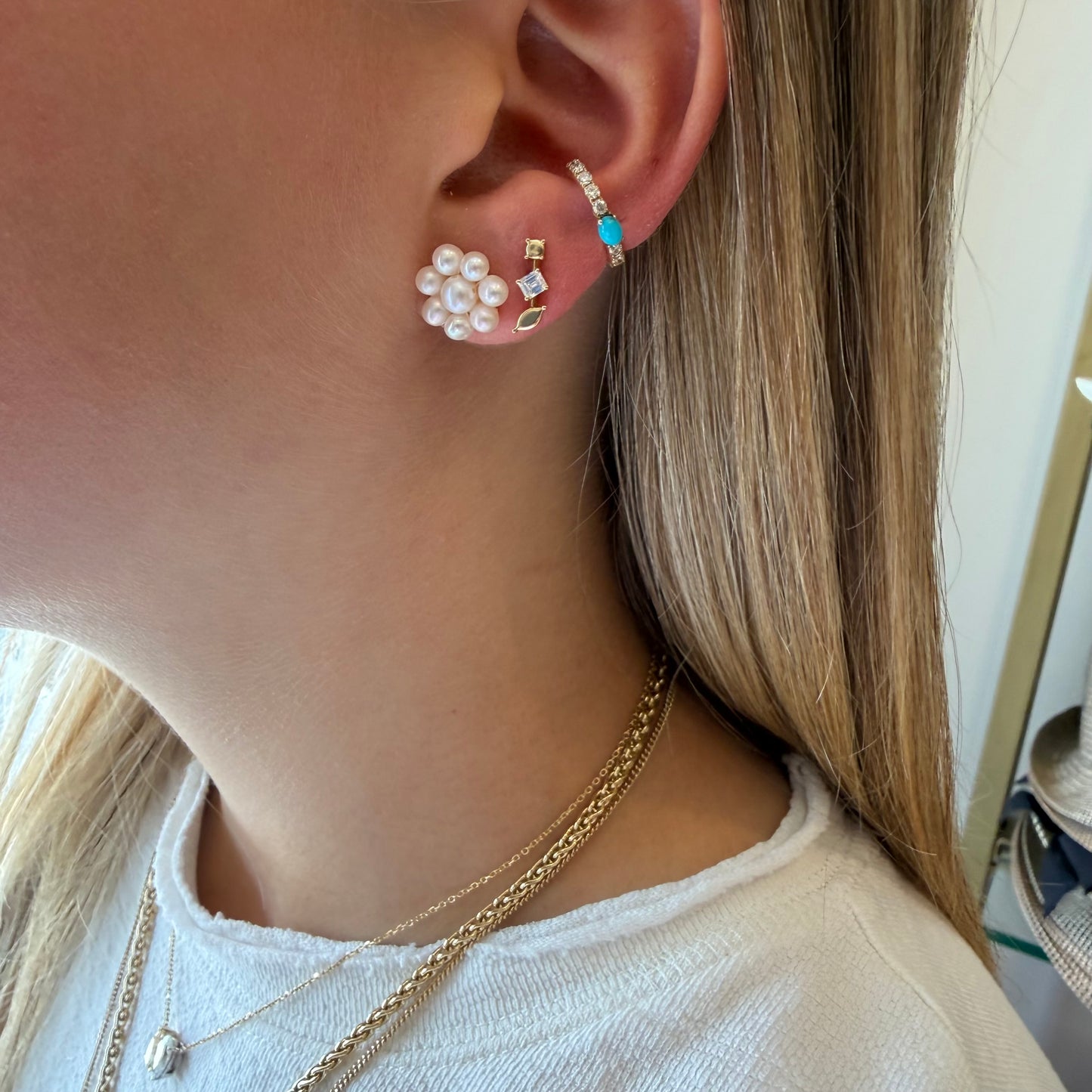 Pearl Flower Earring.