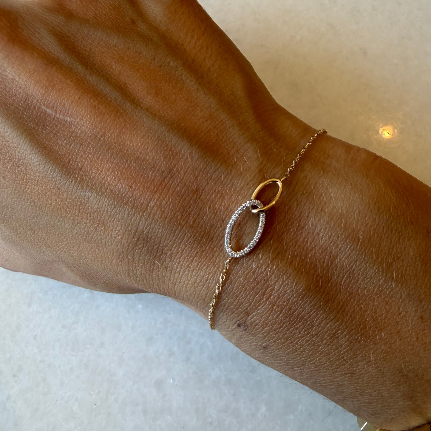 Interlocking Big & Small Oval Diamond & Gold Braceletl