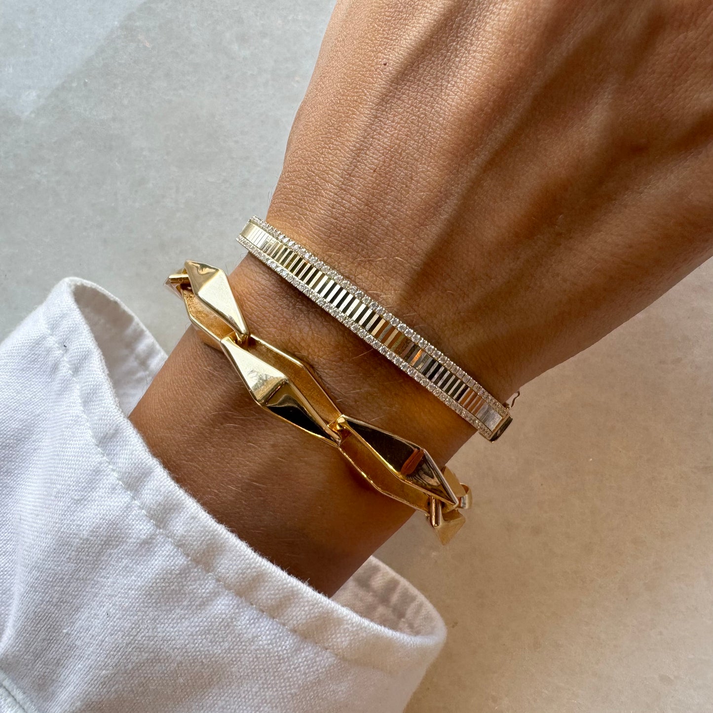 Ribbed Bangle With two Rows Pave Diamonds