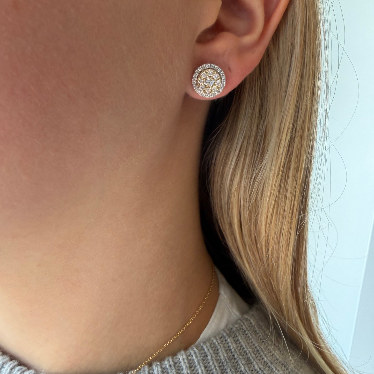 Two-Tone Round Diamond Earring
