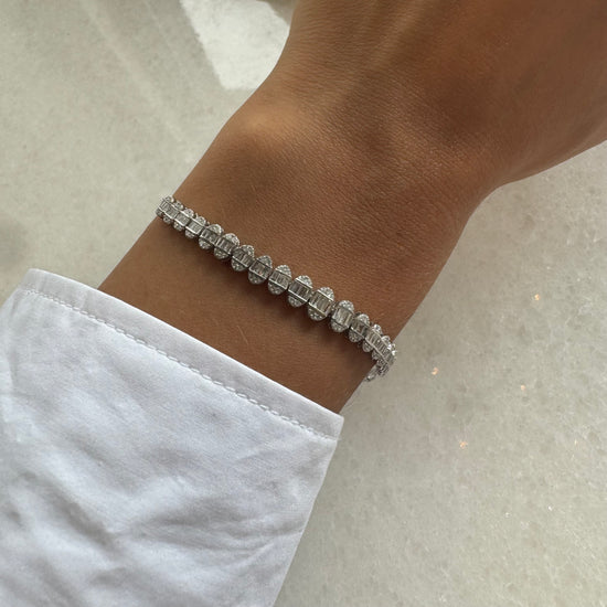 Graduated Diamond Cluster Ovals on Paperclip Bracelet