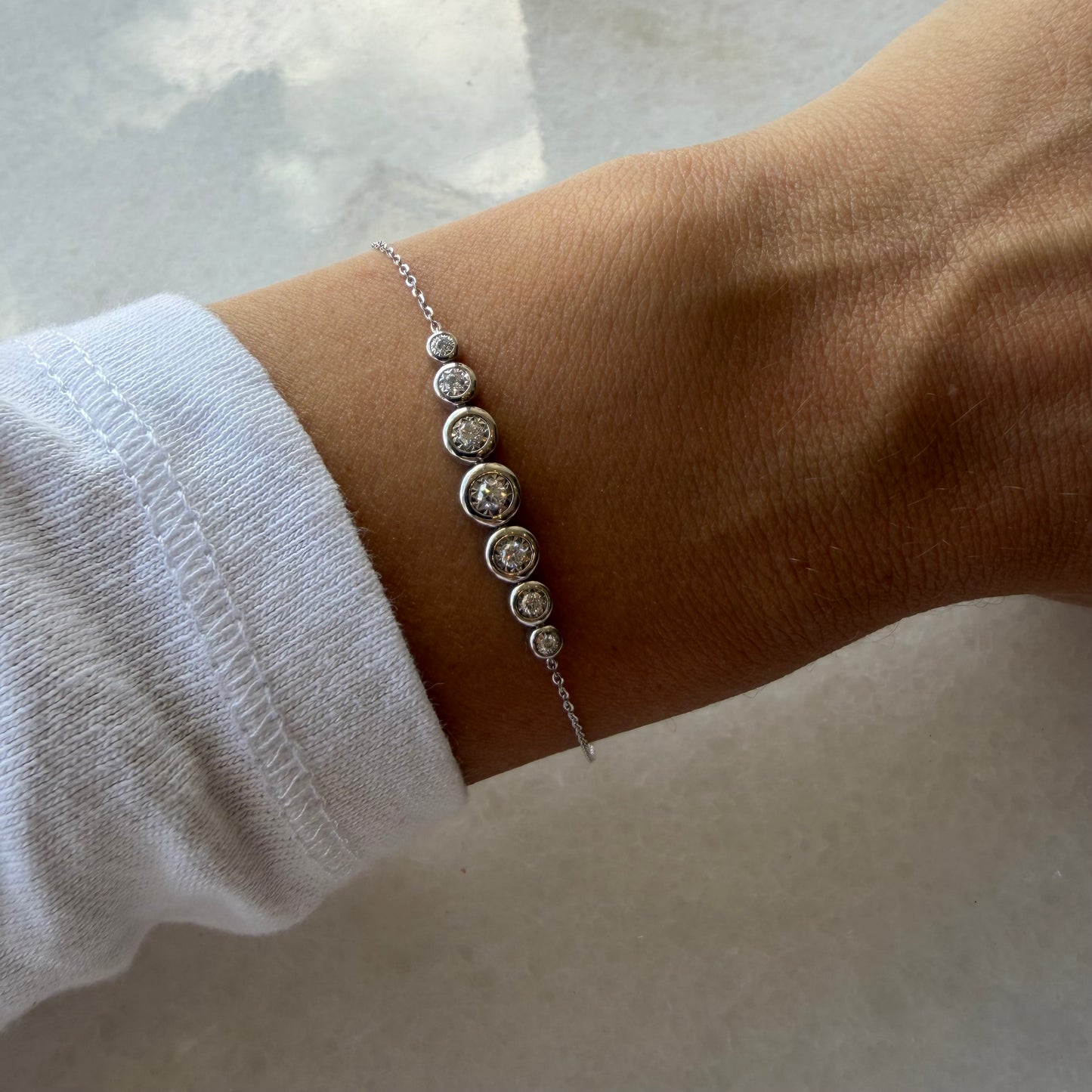 7 Bezel Diamonds on Chain Bracelet