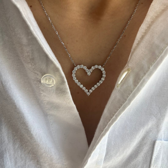 Load image into Gallery viewer, Custom Velvet Box Jumbo Open Diamond Heart Necklace
