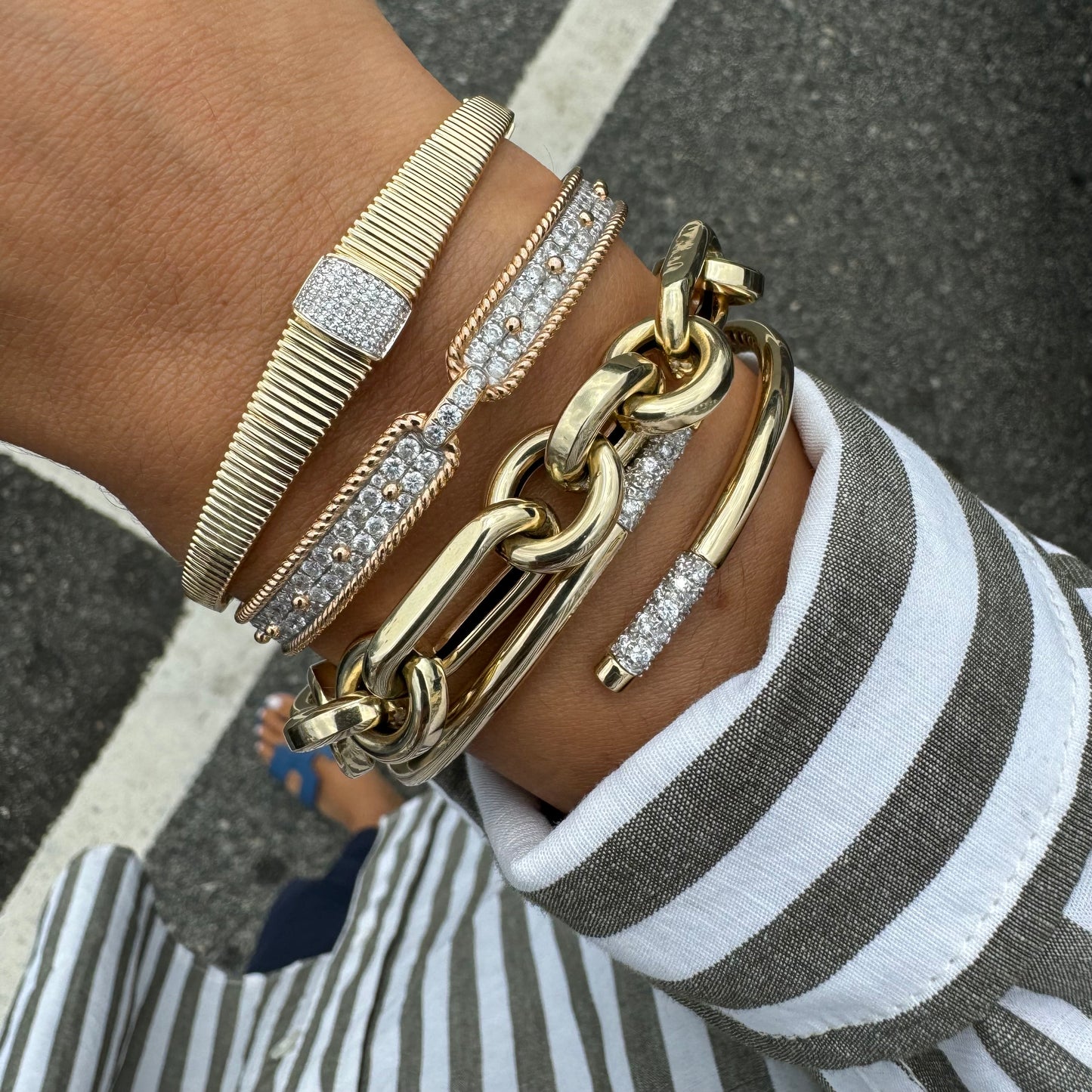 Gold Rib Textured Bangle Ribbed Gold Bangle With Diamonds – Velvet Box Jewels