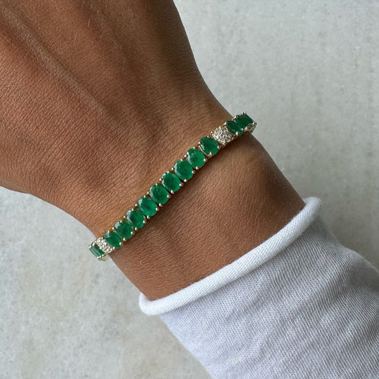 Load image into Gallery viewer, Oval Emerald &amp;amp; 4 Station Diamond Tennis Bracelet
