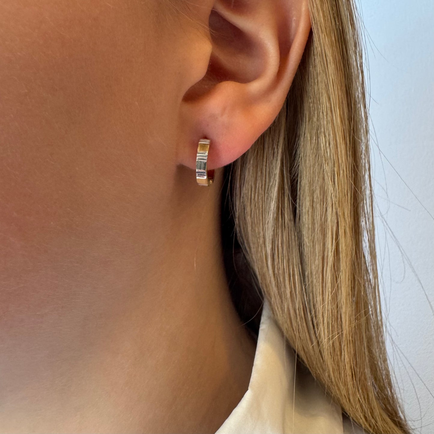 Two-Tone Fluted Flat Huggies