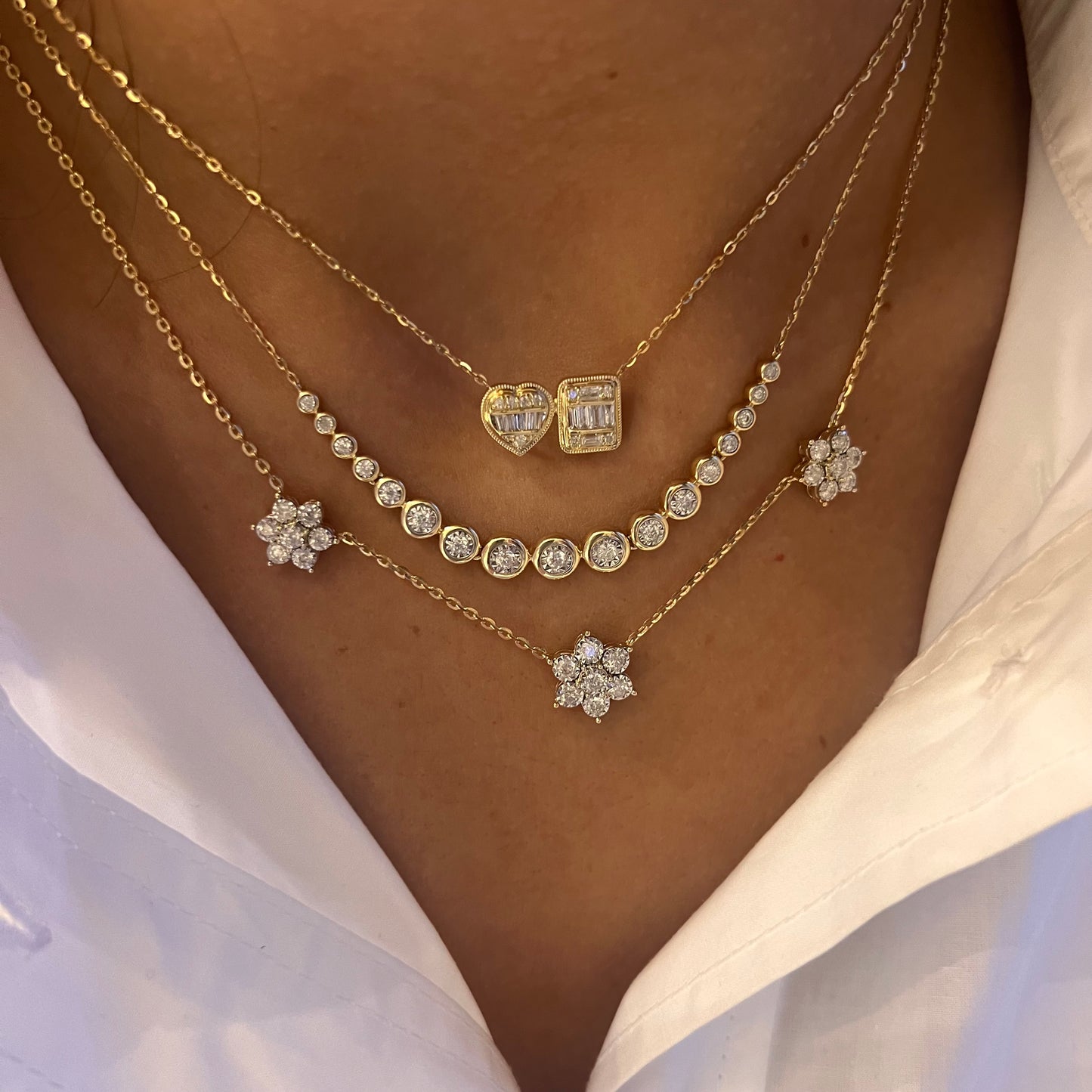 17 Stone Graduated Illusion Bezel Diamond Necklace