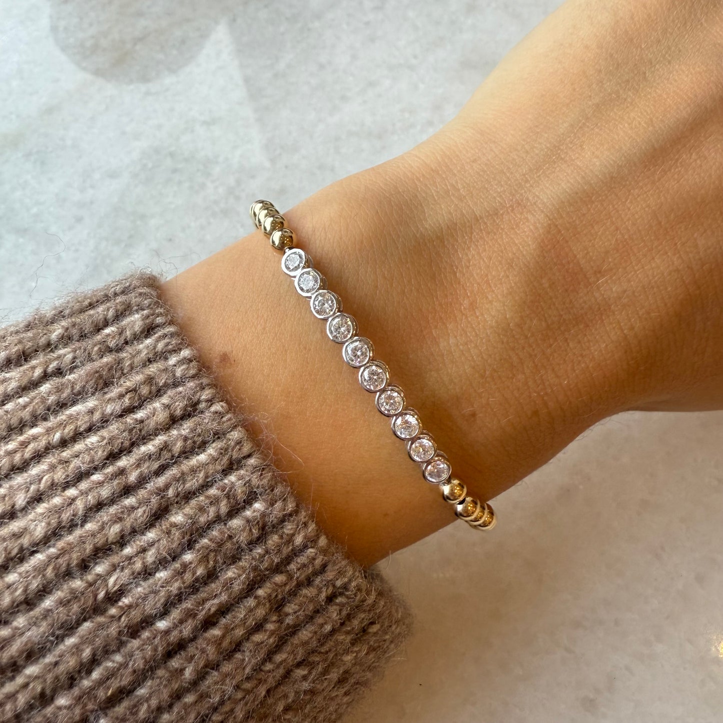 4 MM Stretch Ball Stretch Ball Bracelet with Bezel Crystal Bar