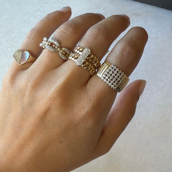 Scattered Diamond & Thick Gold Fluted Ring