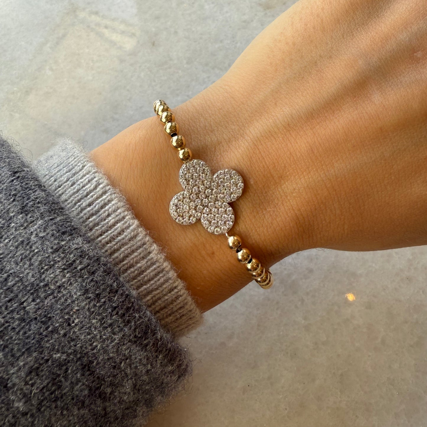 4 mm Stretch Ball With Large Crystal Clover