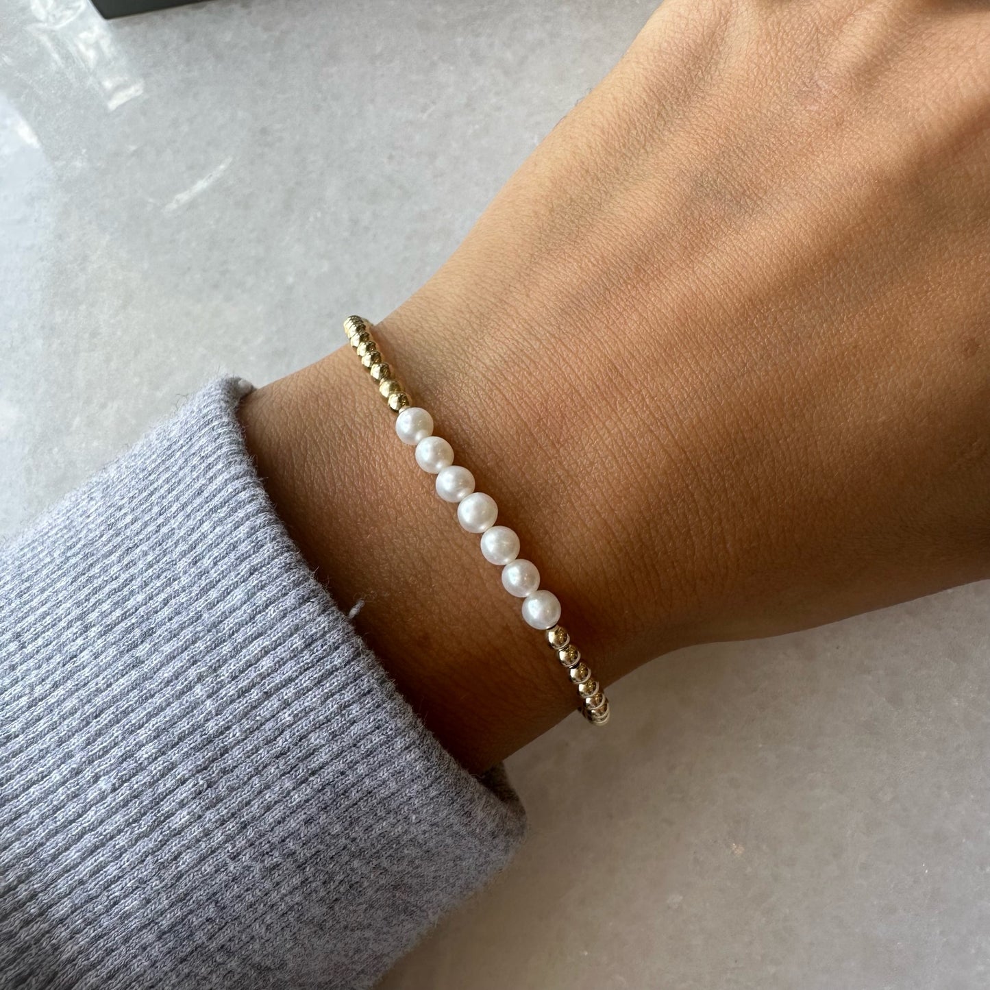 3 mm Stretch Ball Bracelet W 7 Pearls