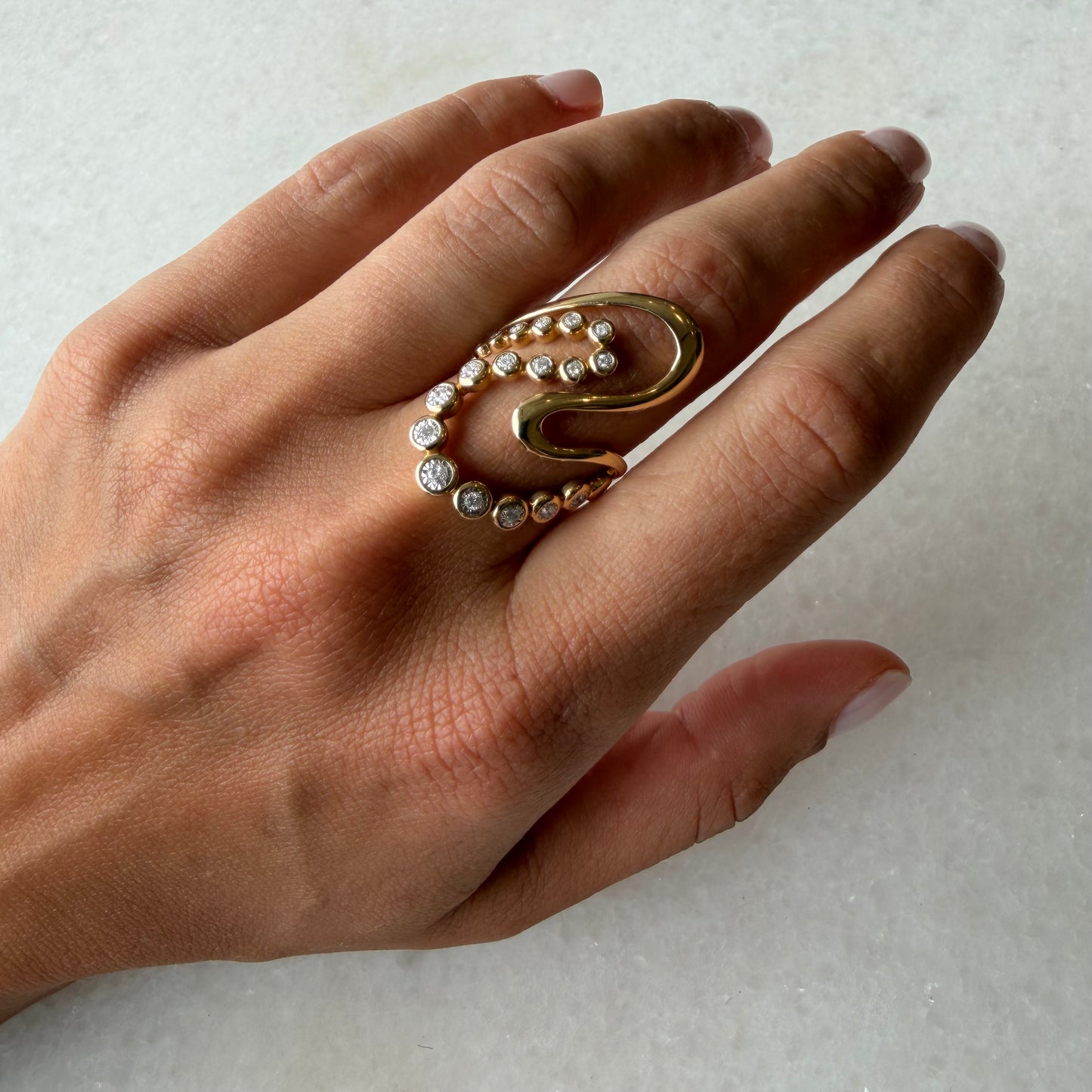 Bezel Diamond Wave & Gold Bar Wavy Ring