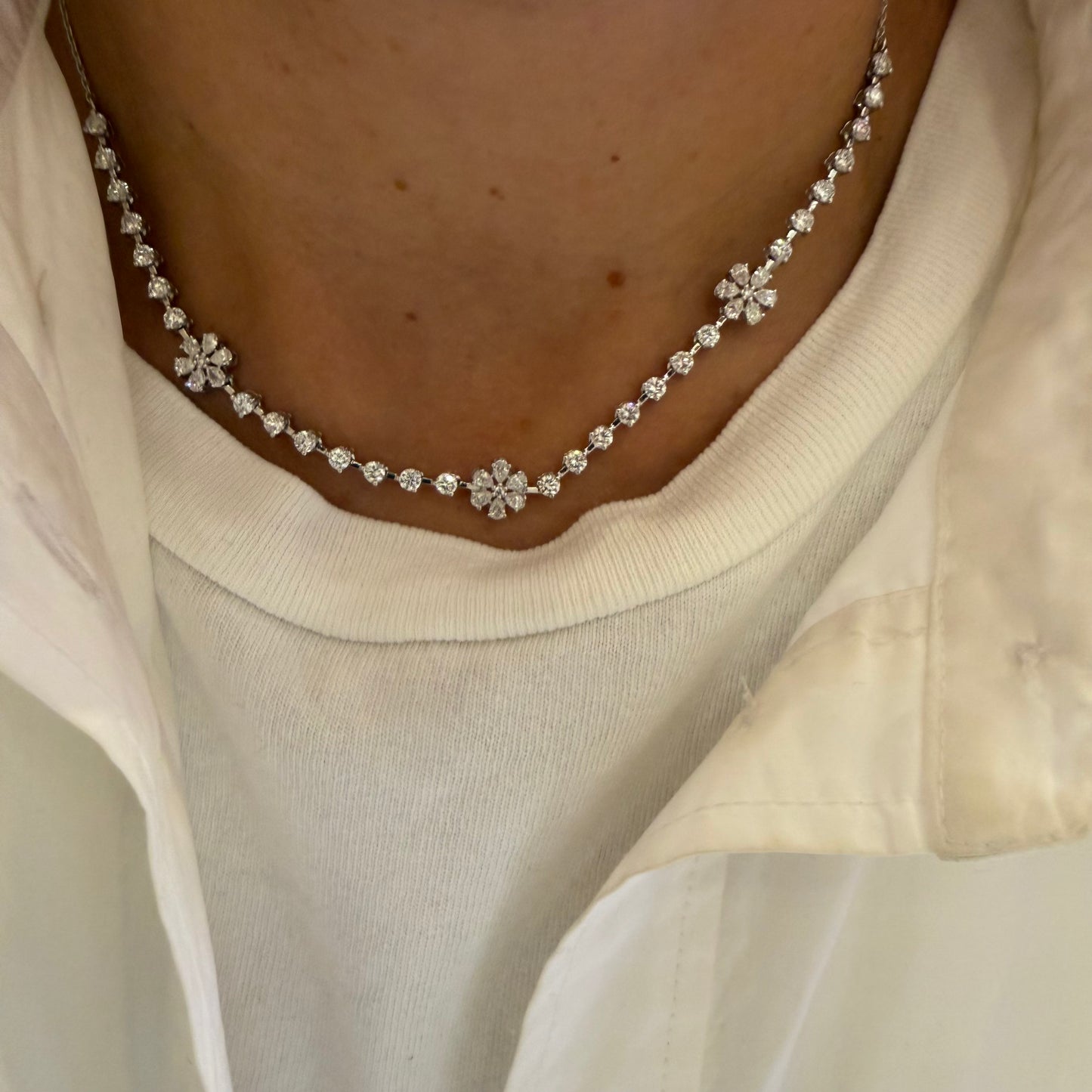 Partway 3 Station Lab Diamond Flower Necklace