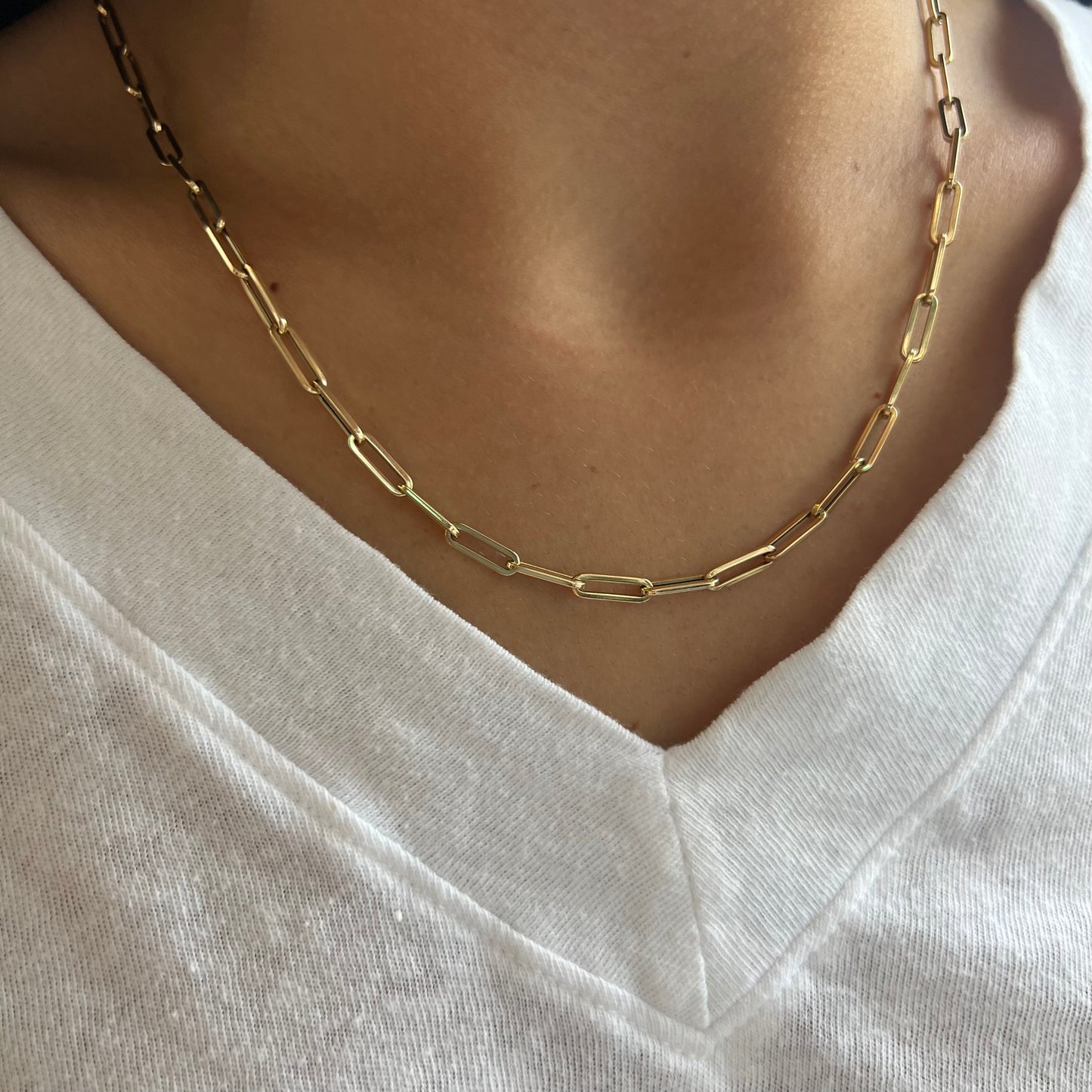 Load image into Gallery viewer, Medium Paperclip Necklace
