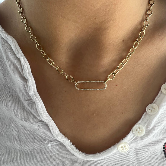 Load image into Gallery viewer, Chunky Paperclip Necklace With Hanging Diamond Link
