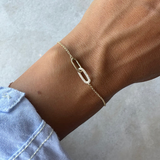 Interlocking Oval Diamond & Gold on Chain Bracelet