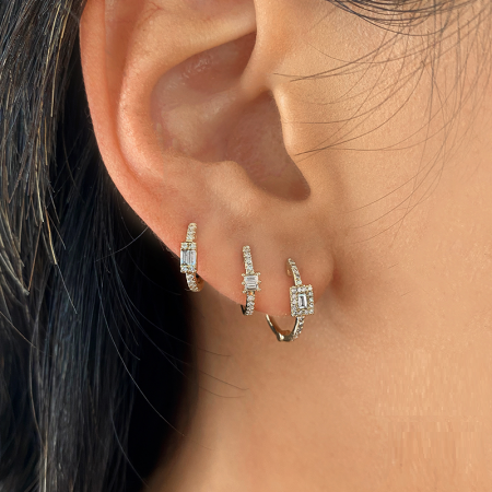 Diamond Huggies W Illusion Baguette Emerald